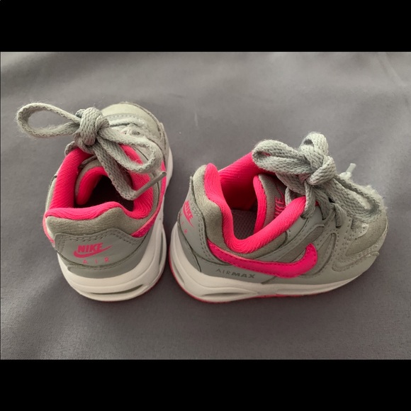 Nike Air Baby Shoes Size 2C - Picture 3 of 10